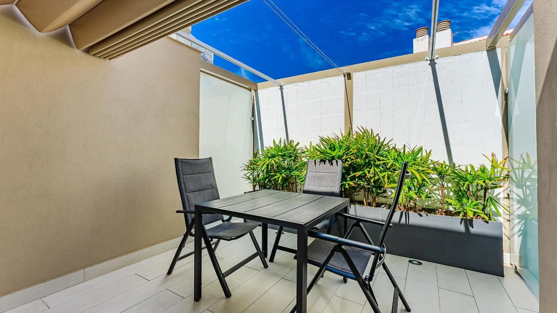 Gj Apartments Adults Only Las Americas Arona  Hiszpania